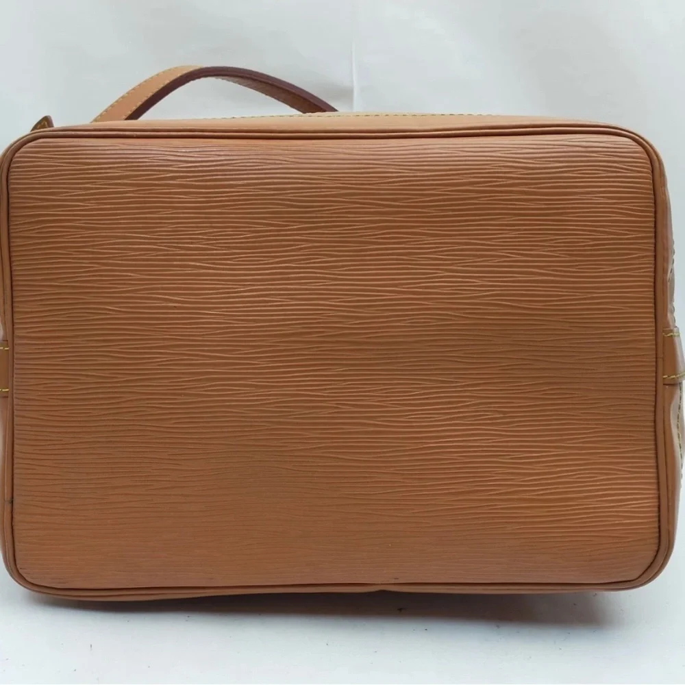 Louis Vuitton Tan Leather Bucket Shoulder Bag